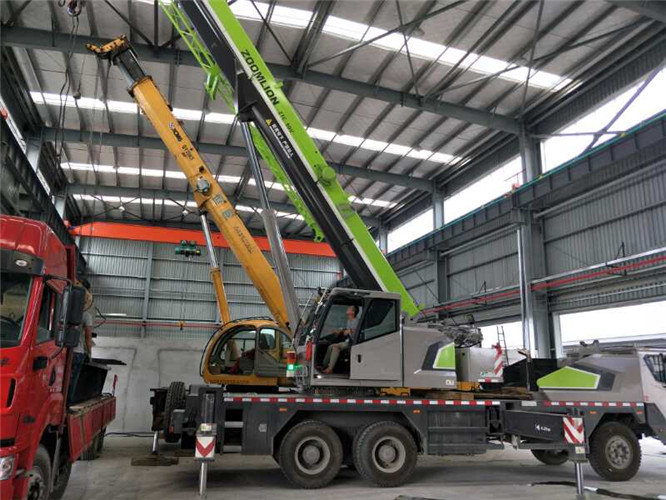 扎兰屯市高空车出租需要注意哪些安全事项？