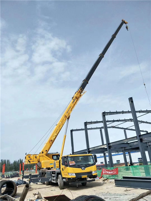扎兰屯市超高层建筑钢结构吊装案例